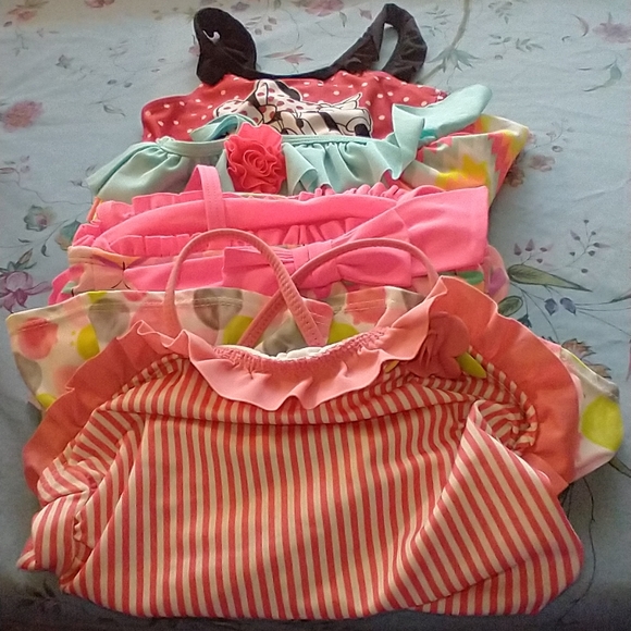 Swim suits - Picture 1 of 7